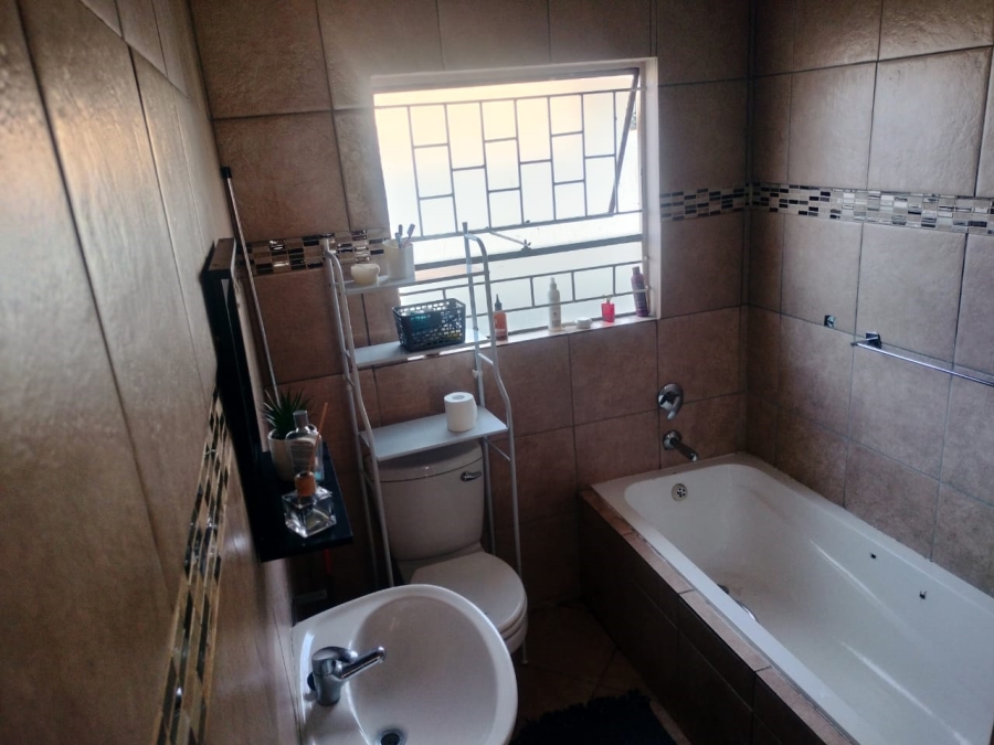 3 Bedroom Property for Sale in Pinehaven Free State